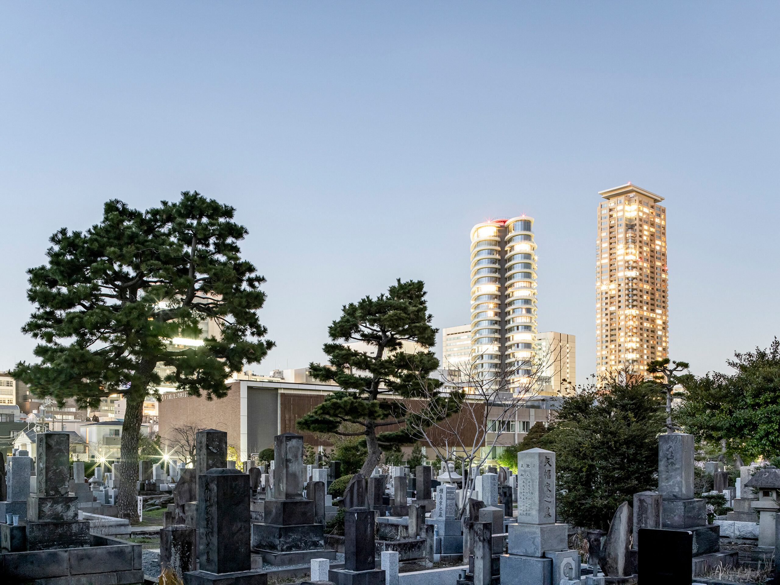 asian dusk, the empire of light, [(c)Maximilian Gottwald; Veroeffentlichung kostenpflichtig]