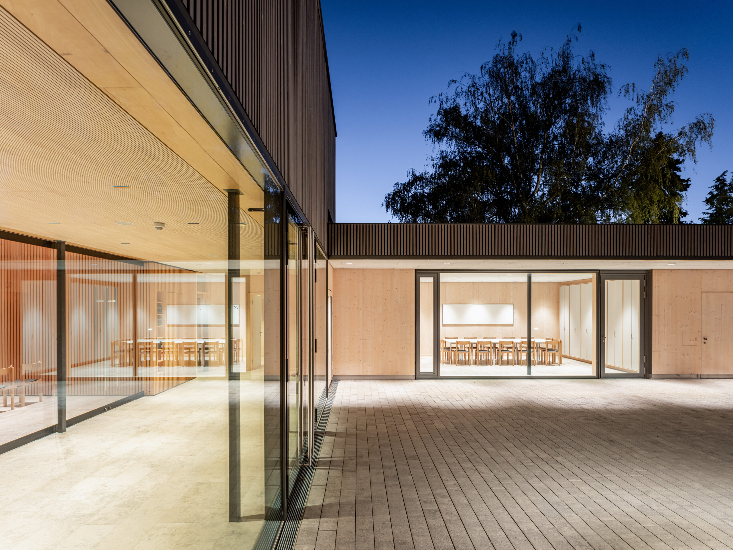 DE; bayern; vohburg, abhd architekten denzinger und partner mbb; neubau, kirche, jesus kirche, evangelische kirche, gemeindezentrum, kgv, baubuche, fassade, Bildtechnik Digital 22 MPx [(c)Maximilian Gottwald, Veroeffentlichung kostenpflichtig]