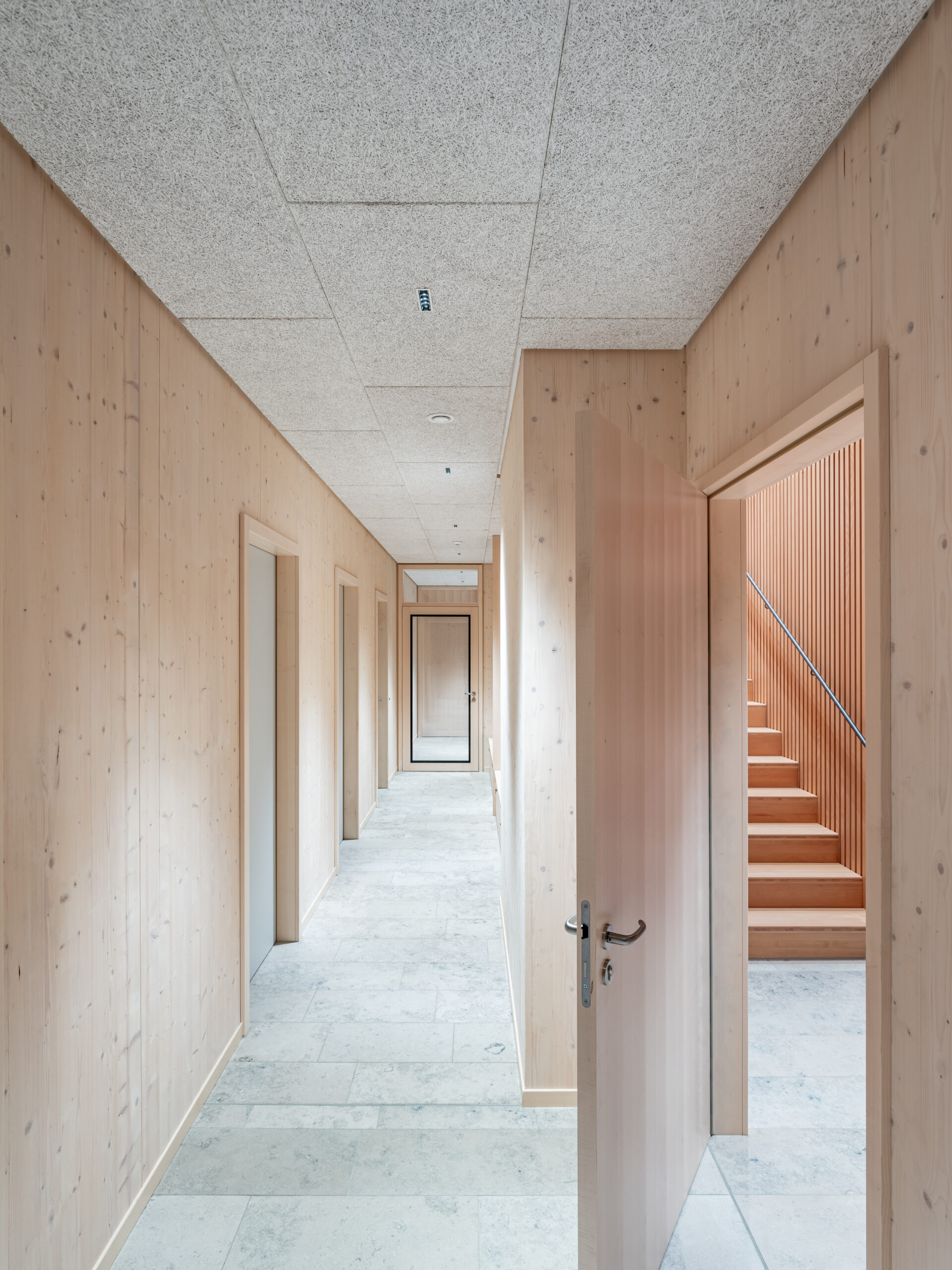 DE; bayern; vohburg, abhd architekten denzinger und partner mbb; neubau, kirche, jesus kirche, evangelische kirche, gemeindezentrum, kgv, baubuche, fassade, Bildtechnik Digital 22 MPx [(c)Maximilian Gottwald, Veroeffentlichung kostenpflichtig]