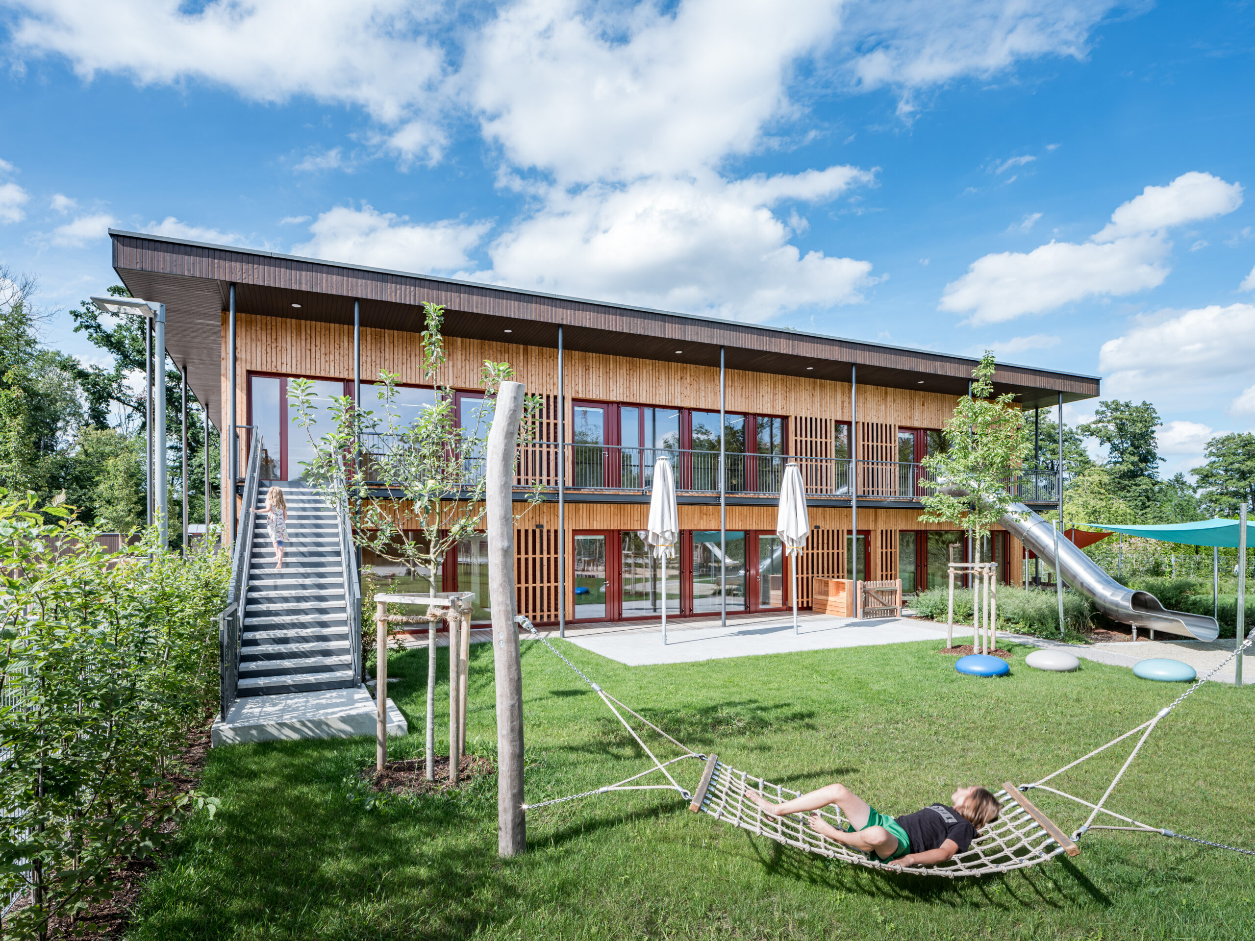DE; bayern; herrsching, kinderhaus, hort, kinderkrippe, kindergarten, kinderhaus am fendlbach, kunterbunt, neubau, holz, füllemann architekten gmbh; Bildtechnik Digital 50 MPx [(c)Maximilian Gottwald, Veroeffentlichung kostenpflichtig]