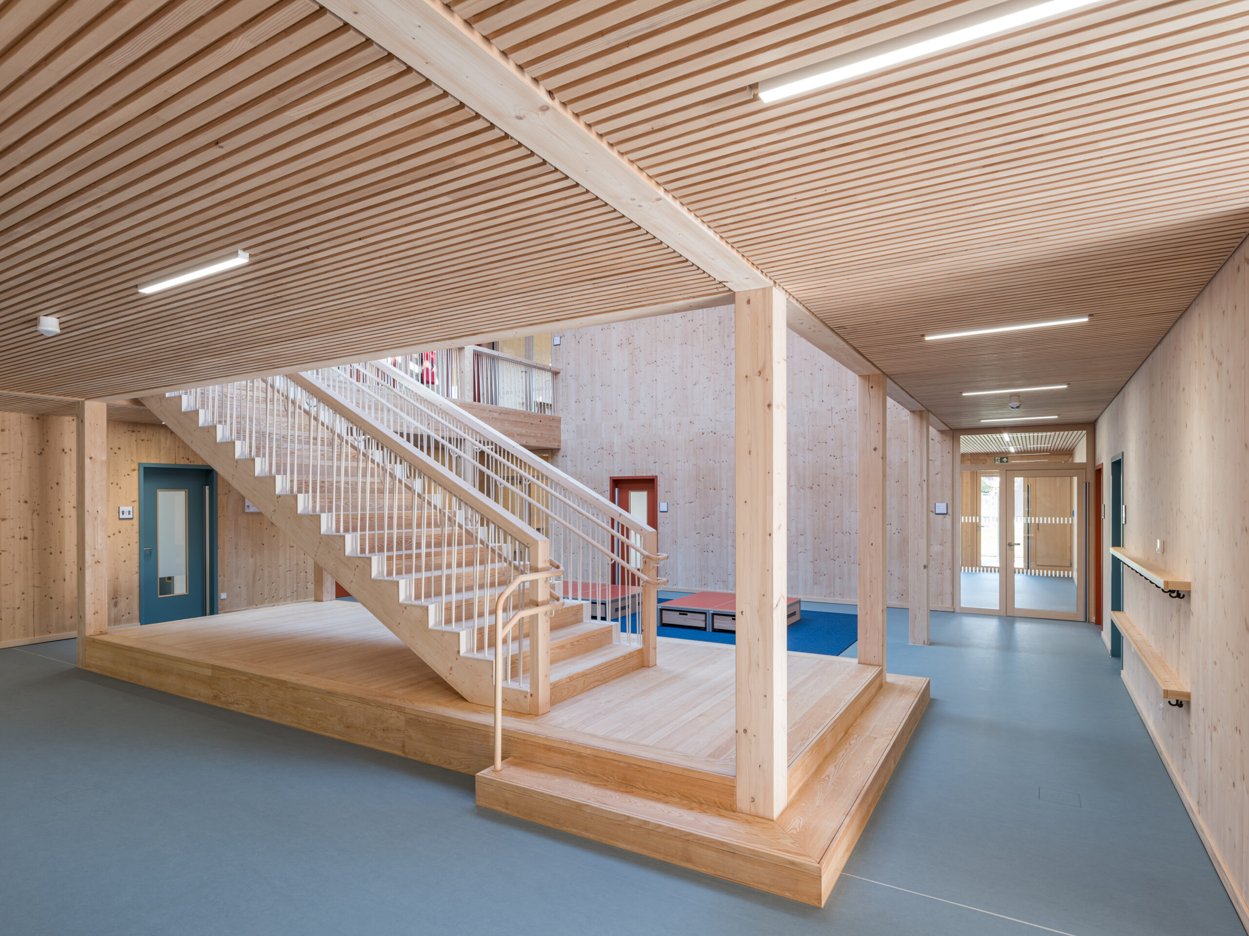 DE; bayern; herrsching, kinderhaus, hort, kinderkrippe, kindergarten, kinderhaus am fendlbach, kunterbunt, neubau, holz, füllemann architekten gmbh; Bildtechnik Digital 50 MPx [(c)Maximilian Gottwald, Veroeffentlichung kostenpflichtig]