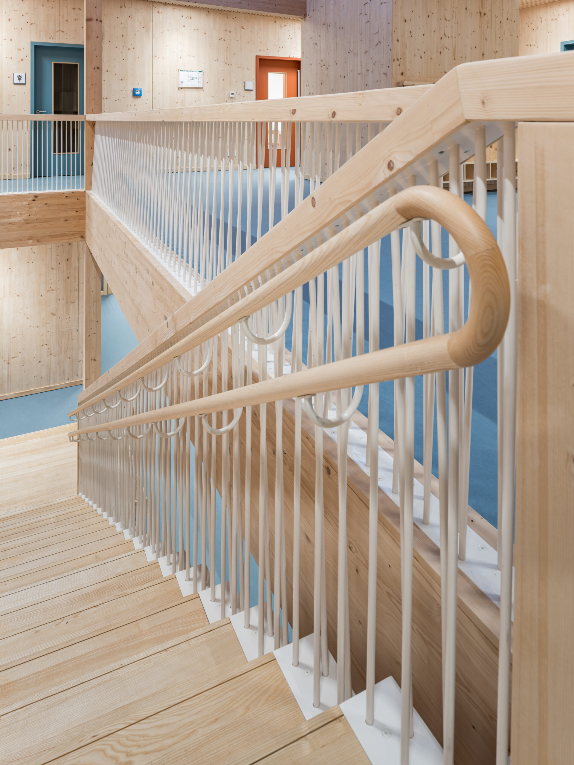 DE; bayern; herrsching, kinderhaus, hort, kinderkrippe, kindergarten, kinderhaus am fendlbach, kunterbunt, neubau, holz, füllemann architekten gmbh; Bildtechnik Digital 50 MPx [(c)Maximilian Gottwald, Veroeffentlichung kostenpflichtig]