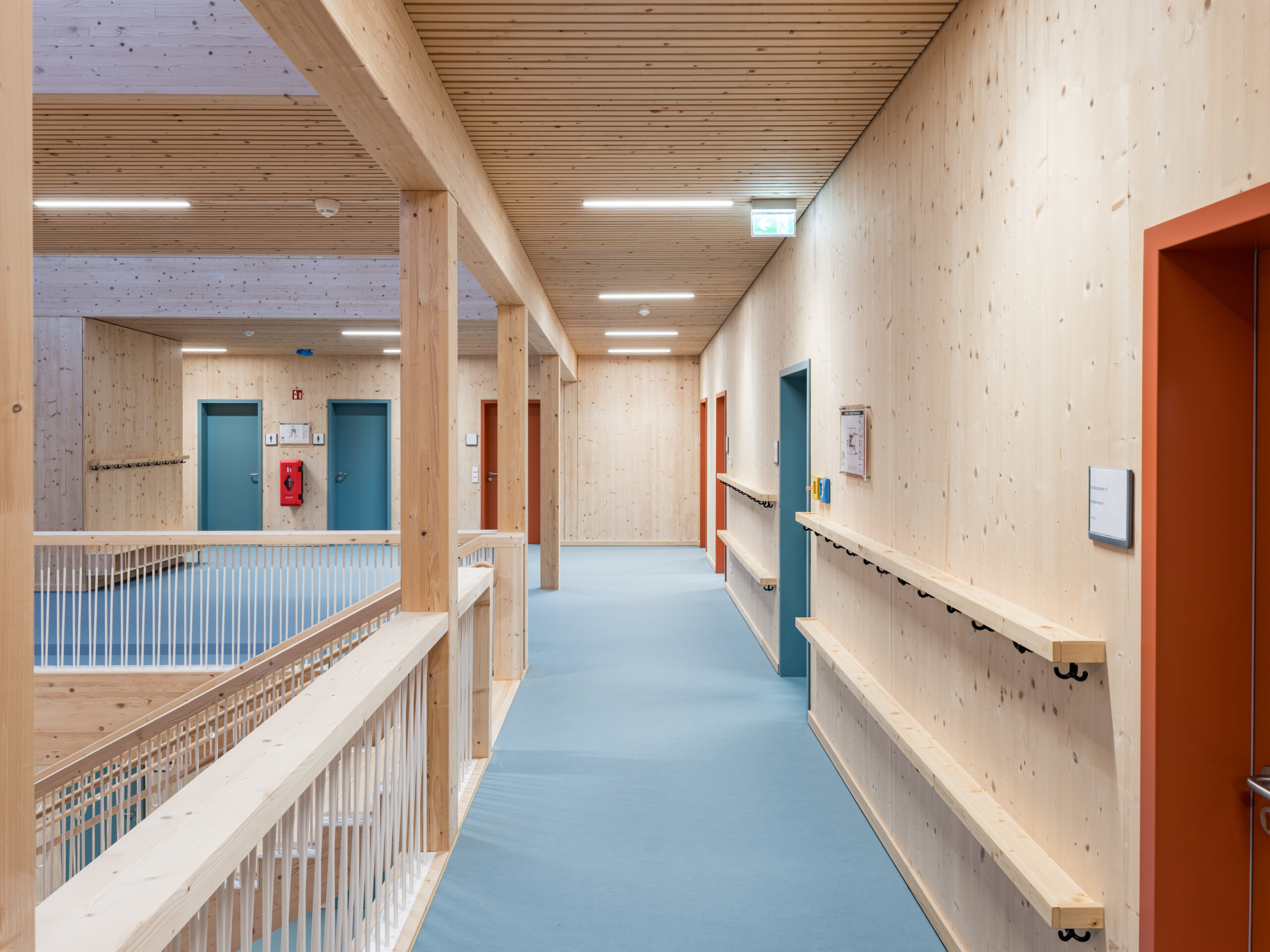 DE; bayern; herrsching, kinderhaus, hort, kinderkrippe, kindergarten, kinderhaus am fendlbach, kunterbunt, neubau, holz, füllemann architekten gmbh; Bildtechnik Digital 50 MPx [(c)Maximilian Gottwald, Veroeffentlichung kostenpflichtig]