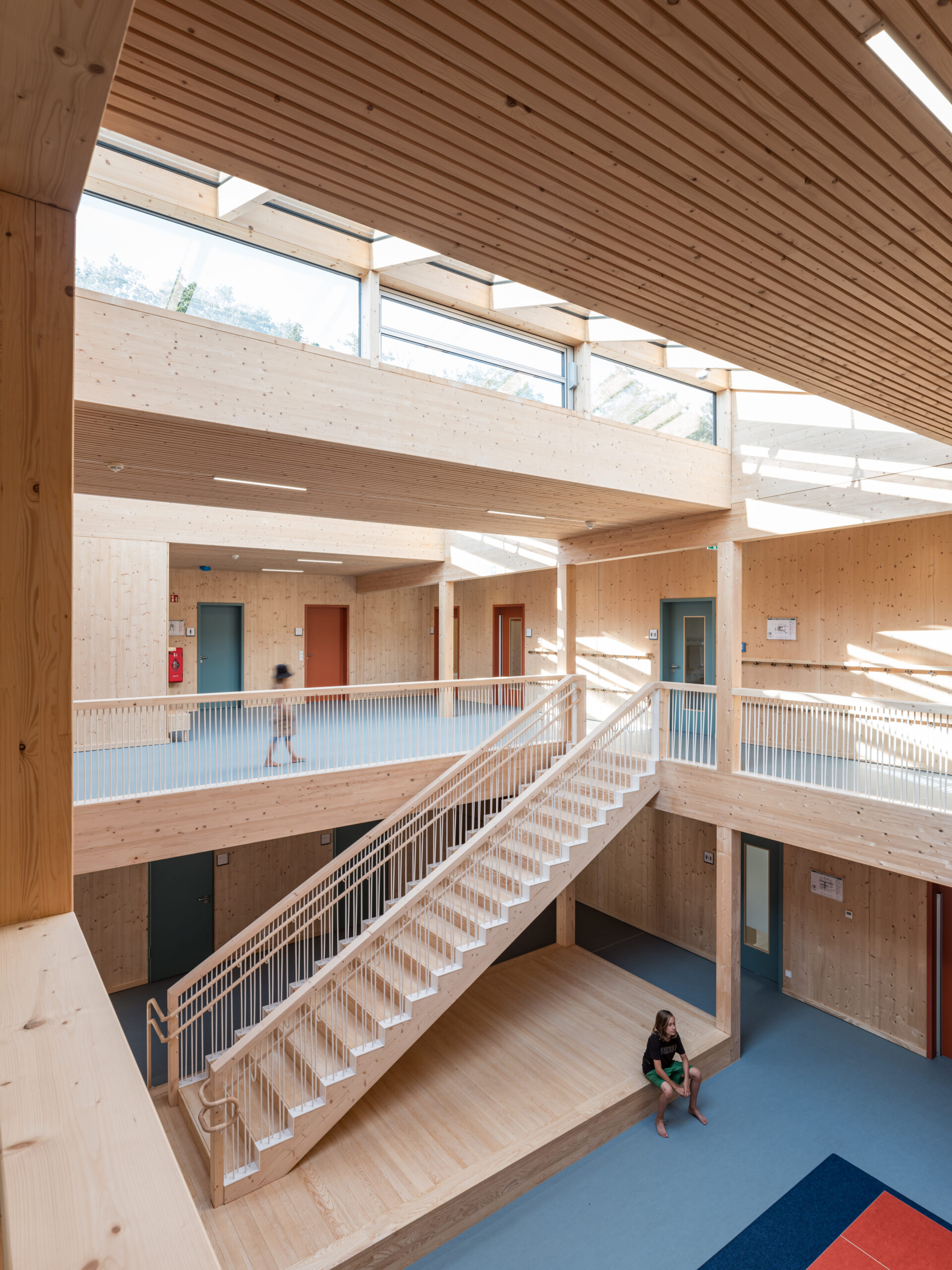 DE; bayern; herrsching, kinderhaus, hort, kinderkrippe, kindergarten, kinderhaus am fendlbach, kunterbunt, neubau, holz, füllemann architekten gmbh; Bildtechnik Digital 50 MPx [(c)Maximilian Gottwald, Veroeffentlichung kostenpflichtig]